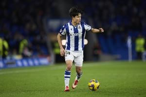 阿斯：久保建英伤病未愈，可能将会缺战塞维利亚