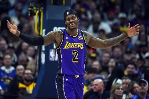 压迫力给够!范德比尔特近4战场均7.0分8.0篮板2.3助攻2.0抢断