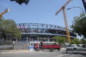 人气火爆！跟队记者：巴萨诺坎普公开训练门票已售罄图片