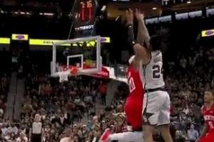 耐心传导！马刺连续不停顿传球 瓦塞尔出手三分highfive犯规3+1