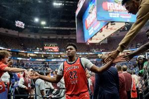 与邓肯观点相同!追梦:奎因有望成为非常棒球员 他要更有侵略性