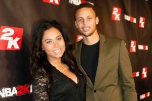 夸梅:阿耶莎不想努力做最好的自己 却担心其他女人对丈夫有兴趣